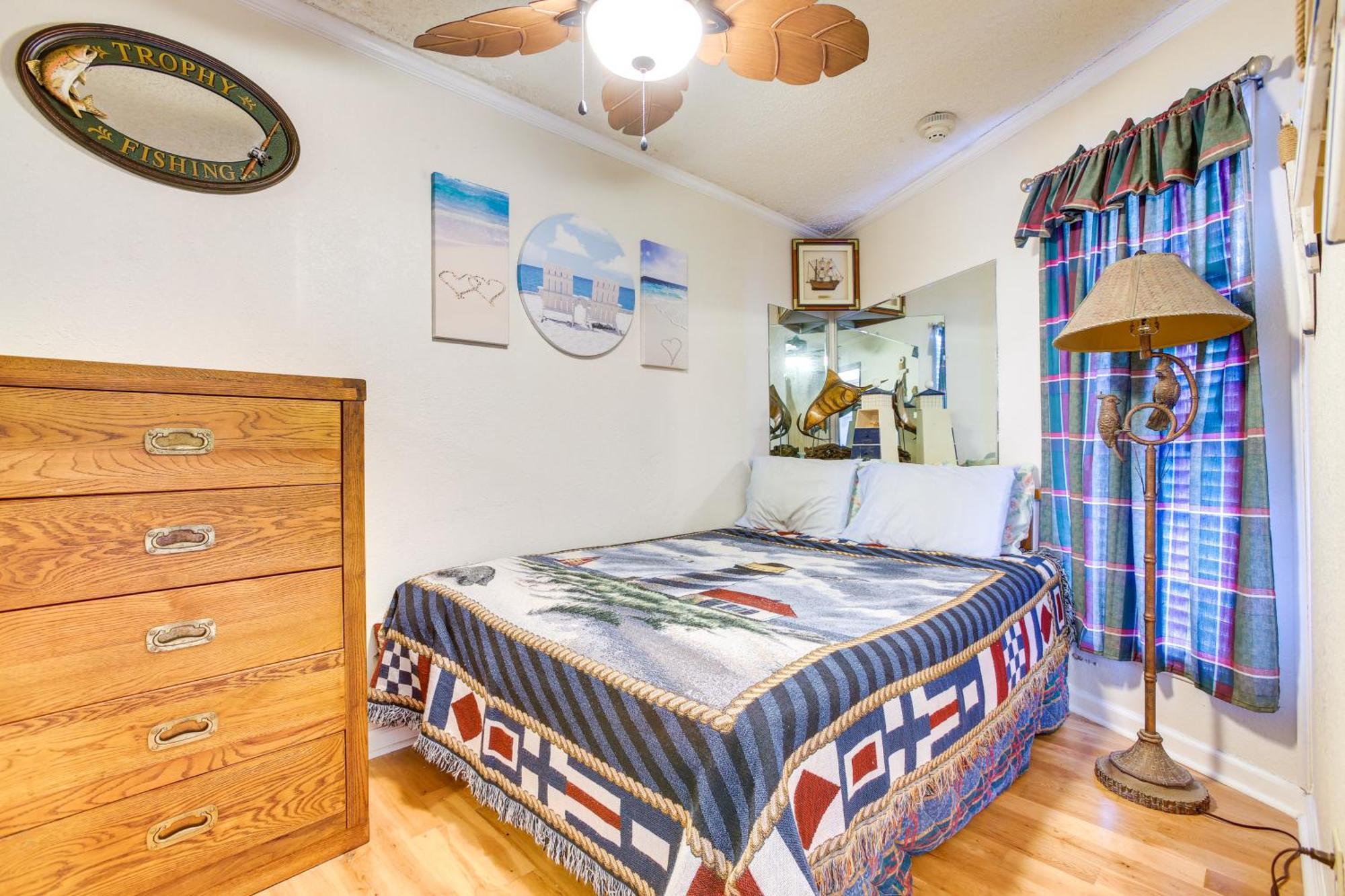 Galveston Retreat With Balcony And Gulf Views! Lejlighed Eksteriør billede